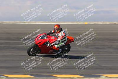 media/Nov-06-2023-Moto Forza (Mon) [[ce023d0744]]/4-Beginner Group/Session 2 (Bowl Tight Speed)/